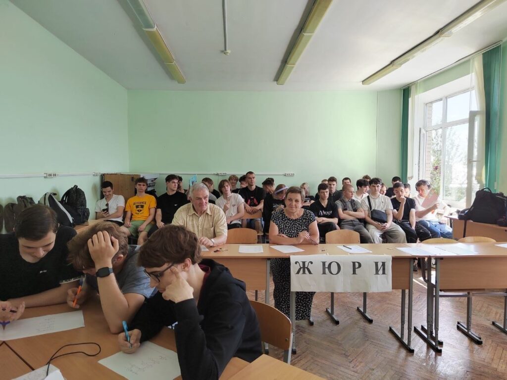 В колледже прошла интеллектуальная игра «Высокое напряжение»